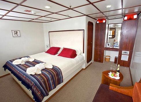 travel to glapagos islands