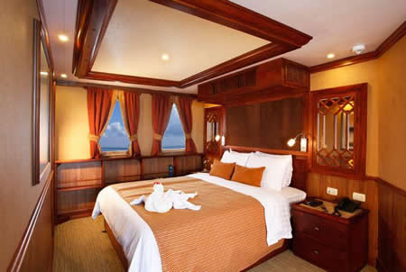 tours to galapagos isands